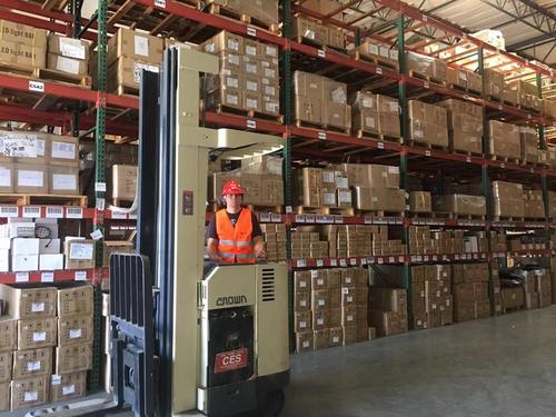 面臨亞馬遜倉容限制和對旺季售賣需求的不對等，該如何去解決呢？